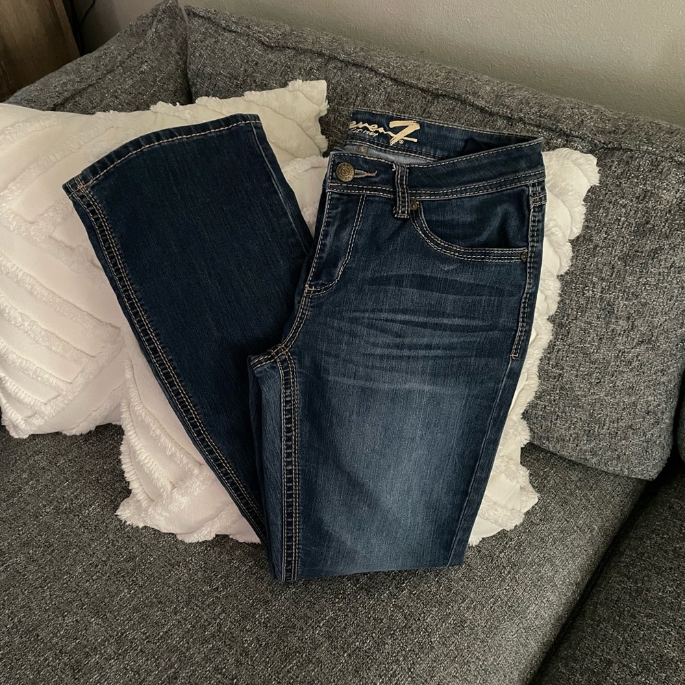 Bootcut Jeans 👖 - Picture 2 of 7